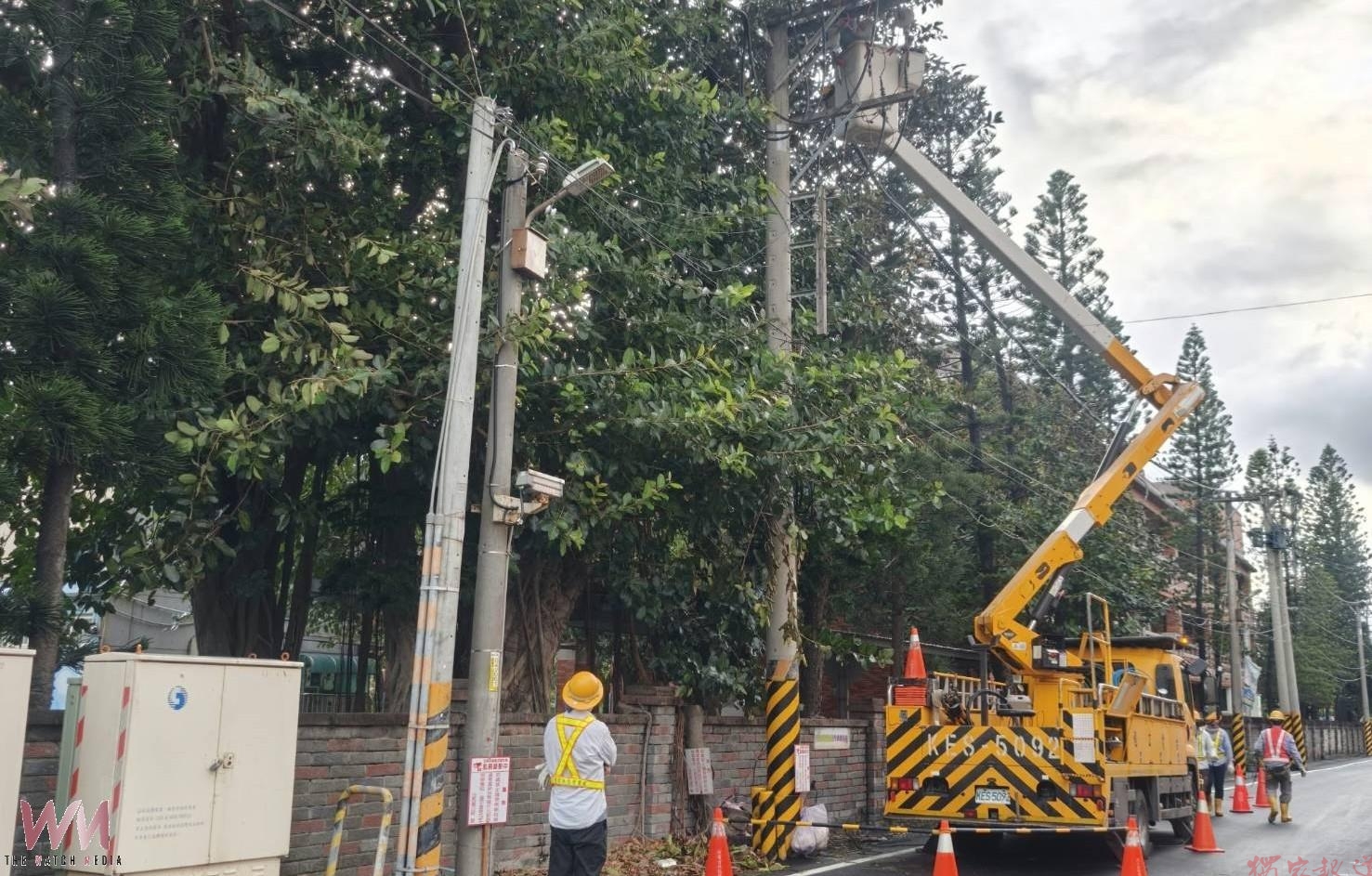 雲林749戶仍陷停電!台電連續兩日不間斷搶修 四湖、水林、台西列重點區域 雲林749戶仍陷停電!台電連續兩日不間斷搶修 四湖、水林、台西列重點區域