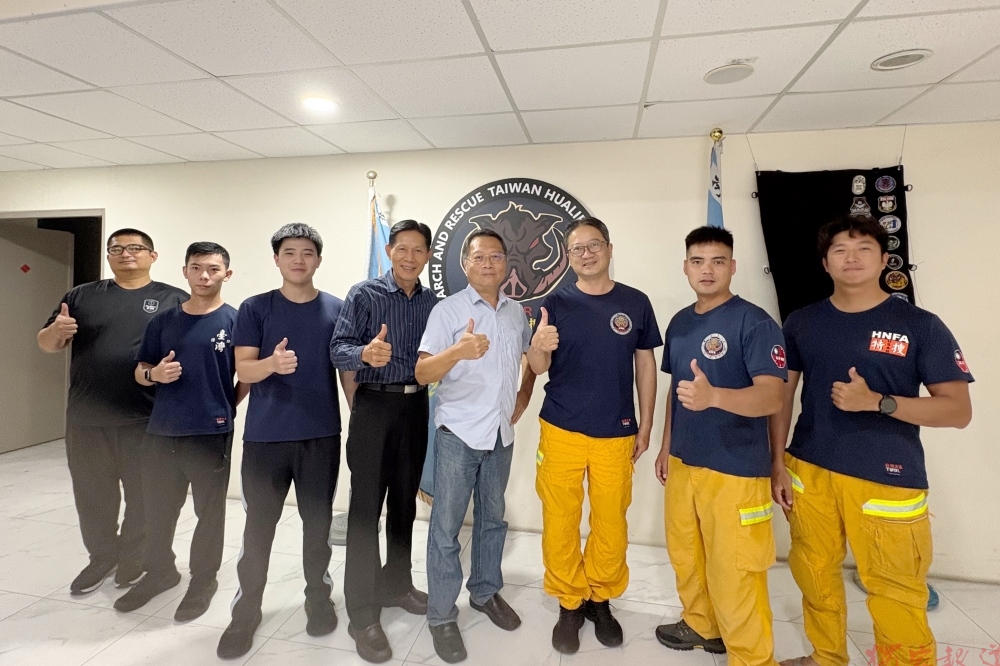花蓮送暖 警專校友總會慰問因公受傷消防員邱楷紘 花蓮送暖 警專校友總會慰問因公受傷消防員邱楷紘