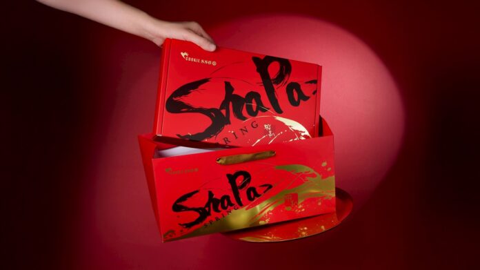 結合中西元素又兼具時髦外型的春漾蝦趴禮盒，傳遞出台灣獨特美學。(圖/COOKIE886提供)