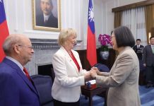 蔡英文接見加拿大國會就職慶賀團 盼團結合作為區域和平穩定貢獻心力 蔡英文總統17日上午接見加拿大國會「我國正副總統就職慶賀團」。