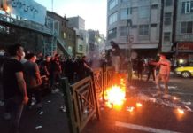 女子遭道德警察不當關押致死 伊朗多地爆發抗議已至少17人死亡