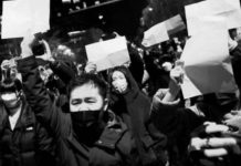 「白紙革命」中國各地掀起抗議浪潮 白紙蔚為對集權抗議象徵