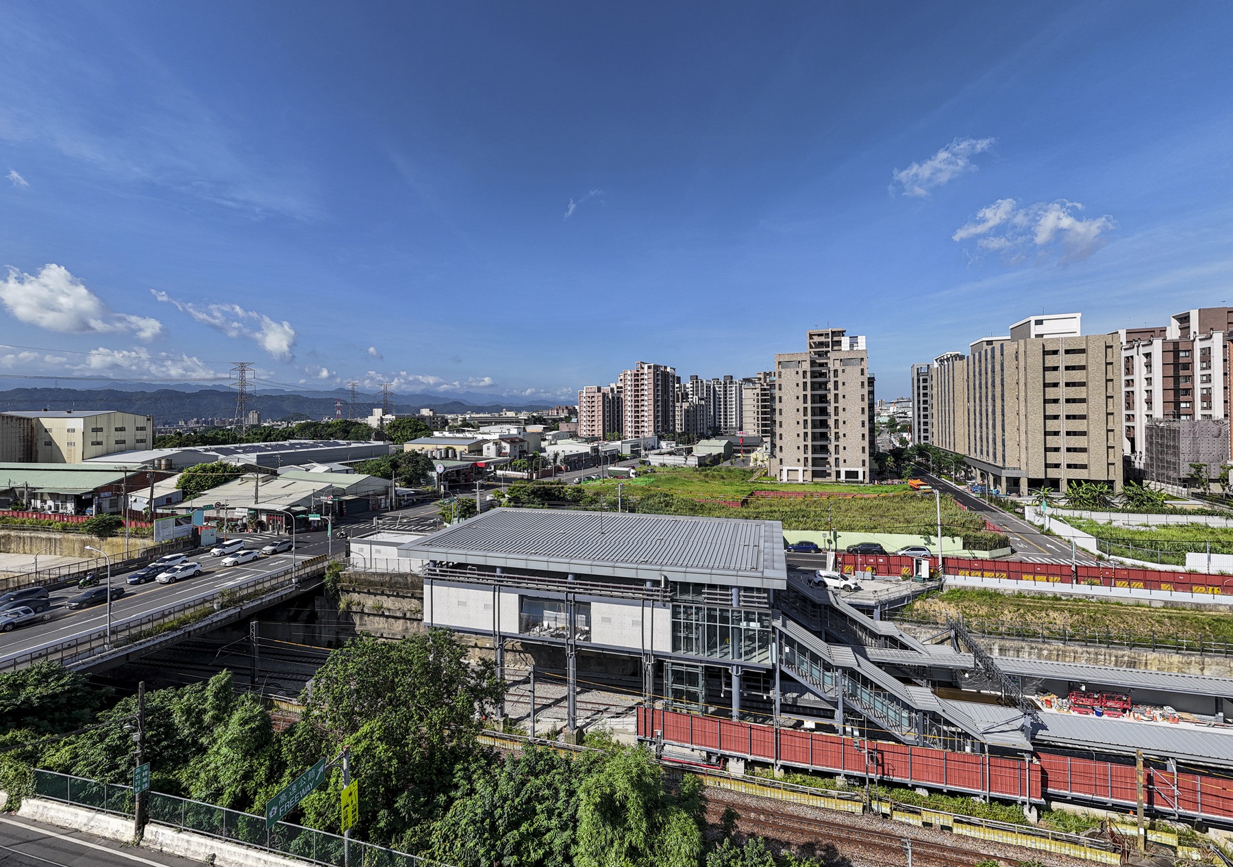 ▲台鐵鳳鳴臨時站啟用,軌道通勤串連雙北生活圈。圖/業者提供