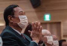 薛瑞元酸像BNT推銷員 郭台銘震怒發聲:禽獸食祿