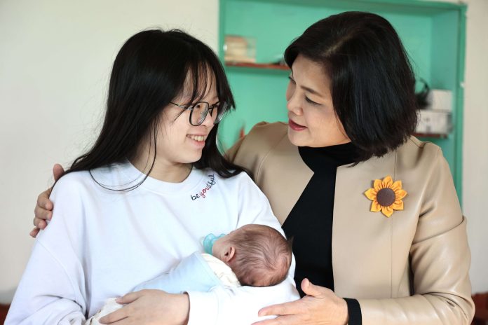 喜迎雲林萬寶龍第7000位新生兒 縣長張麗善親往道賀 喜迎雲林萬寶龍第7000位新生兒 縣長張麗善親往道賀