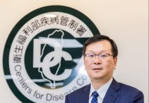 呼吸道融合病毒爆發 台大兒科病房滿床 衛福部疾管署長莊人祥表示,呼吸道融合病毒疫情今年提早至八月上升。圖/取自莊人祥臉書