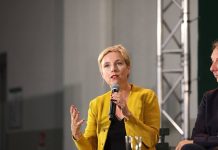 聯合國批評法國禁止其奧運選手戴穆斯林頭巾 法國議員克萊芒廷.奧坦認為,禁止國家運動員奧運會戴穆斯林頭巾,是對穆斯林的排斥。圖/取自Clémentine Autain臉書