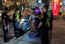 法官妻騎改裝車不爽900元罰單 Call丈夫到場嗆:這裡最大誰?