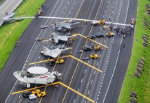 小英總統校閱 國軍主力三型戰機起降成功