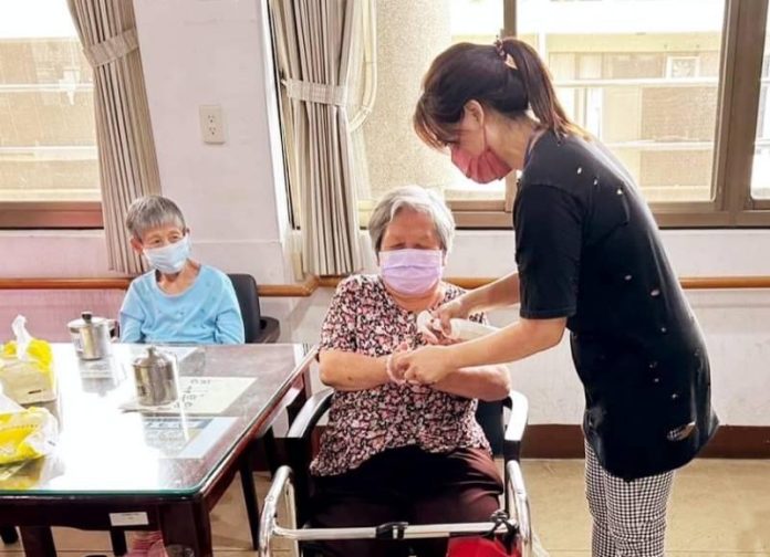 7b98aaa1b442bec3667aade1b754bf96