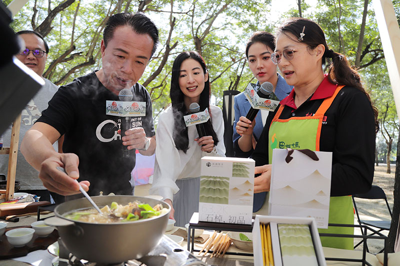 翁章梁攜手劉方慈挑戰主播台 放送日出印象音樂會攻略