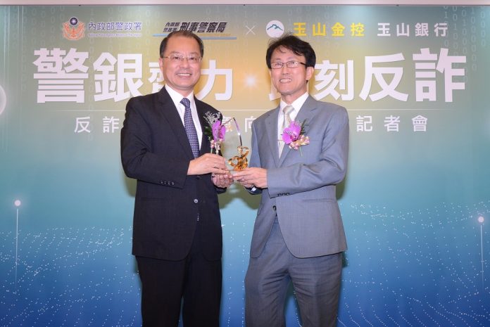 9DBC4831383AFB30F07E69544EFBB6D711E6CB3E