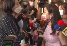 周玉蔻、王鴻薇北檢對罵 張淑娟淚眼看兩人互嗆「不要臉的蟑螂老鼠」