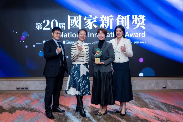BeiGene台灣區總經理陳益雅(右2)與台灣團隊共同出席國家新創獎頒獎典禮