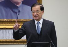 綠營南投3-2/與黨中央反目 正義兄弟彭百顯投連營實情非得已