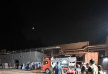 屏東科技園區工廠爆炸已知1死4傷多人送醫,高雄市府支援 屏東科技產業園區22日晚間發生火警,目前仍持續搶救中,縣長周春米在臉書上表示,目前已成立火災應變中心,全力救災。(取自周春米臉書)