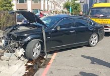 台中傳槍響!假車牌車輛拒檢逃逸 警開4槍查獲毒品 圖/翻攝畫面