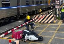偷外送員機車十分鐘後被火車撞死 台鐵:列車已搶通 圖/翻攝畫面