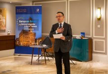 陳明通「榮退儀式」受獎 台大社科院長怒:羞辱台大,校長下台 台大社科院長林宏達12日對台大邀陳明通參加「榮退儀式」大怒,指是羞辱台大,台大校長應下台。圖/引自林宏達臉書