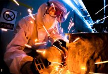 老共拆iPad、iPhone晶片做飛彈?軍事專家笑了 大陸火箭軍維修裝備。圖/摘自中國軍網