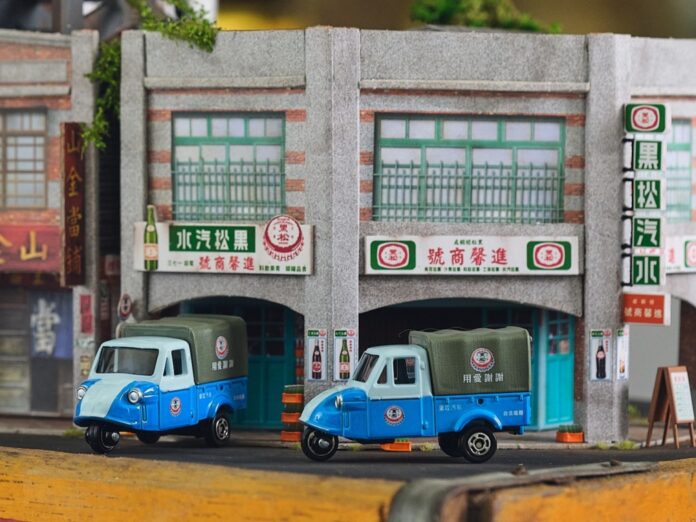 wm20250602095933796642 黑松攜手TOMICA打造「台灣黑松經典復刻運輸車」,將於7-ELEVEN限量開賣。(圖/黑松股份有限公司提供)