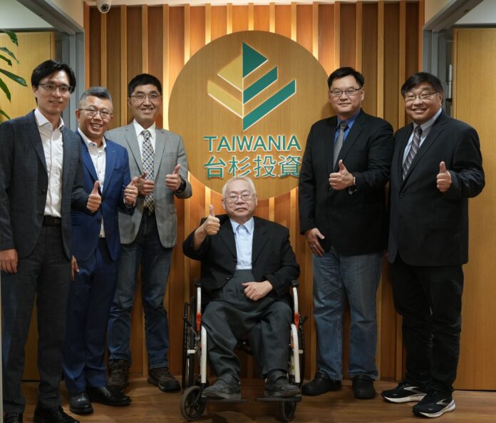 wm20250603104631390683 台杉投資生技基金投資協理林世永博士(左起)、鉅怡智慧共同創辦人暨副總鐘孟良博士、台杉投資中東歐基金執行合夥人王英明、鉅怡智慧創辦人吳炳飛博士、台杉投資生技基金執行合夥人黃立鑫、鉅怡智慧總經理張紹堯合影。圖/鉅怡智慧提供