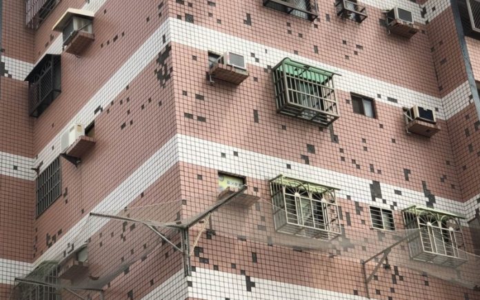 低溫特報！恐外牆磁磚脫落 中市府籲可申請拉皮經費補助