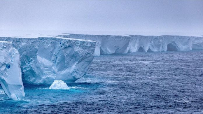 全球最大冰山A23a北漂 一兆噸恐逐漸消融