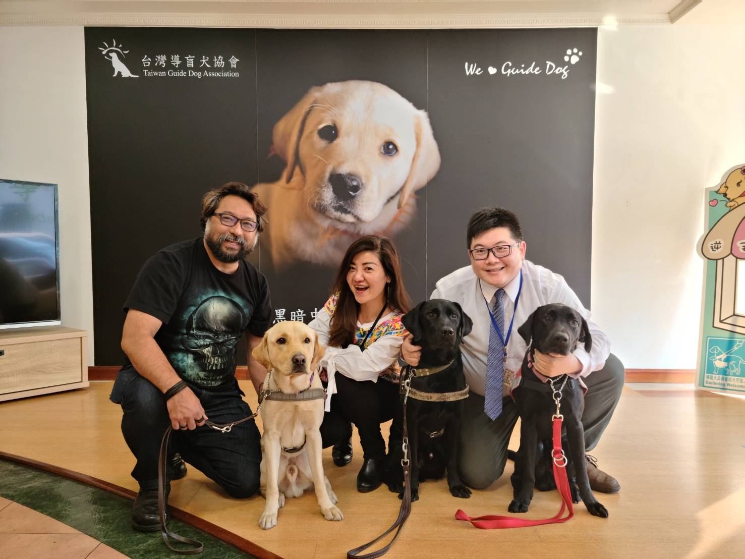 台灣導盲犬協會的幕前幕後：陳長青與陳建飛的異國情誼