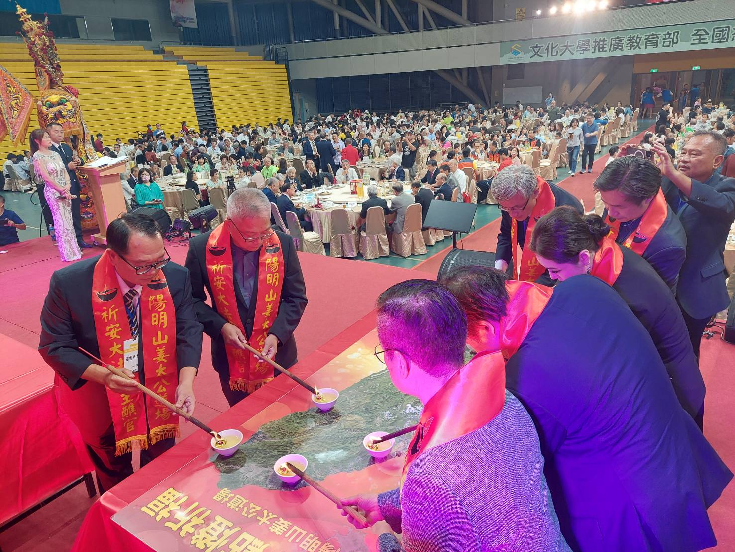 總統選戰白熱化 姜太公道場抽參選人運勢籤