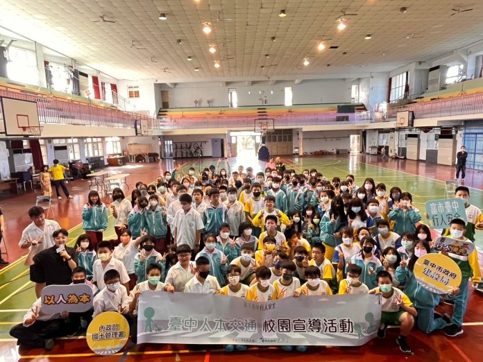 盧秀燕重視學童通學安全 首座兒童交通公園大獲好評