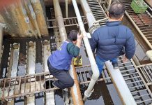 肉品市場排血水染紅潭底溝 告發最高裁處600萬元 肉品市場排血水染紅潭底溝 告發最高裁處600萬元